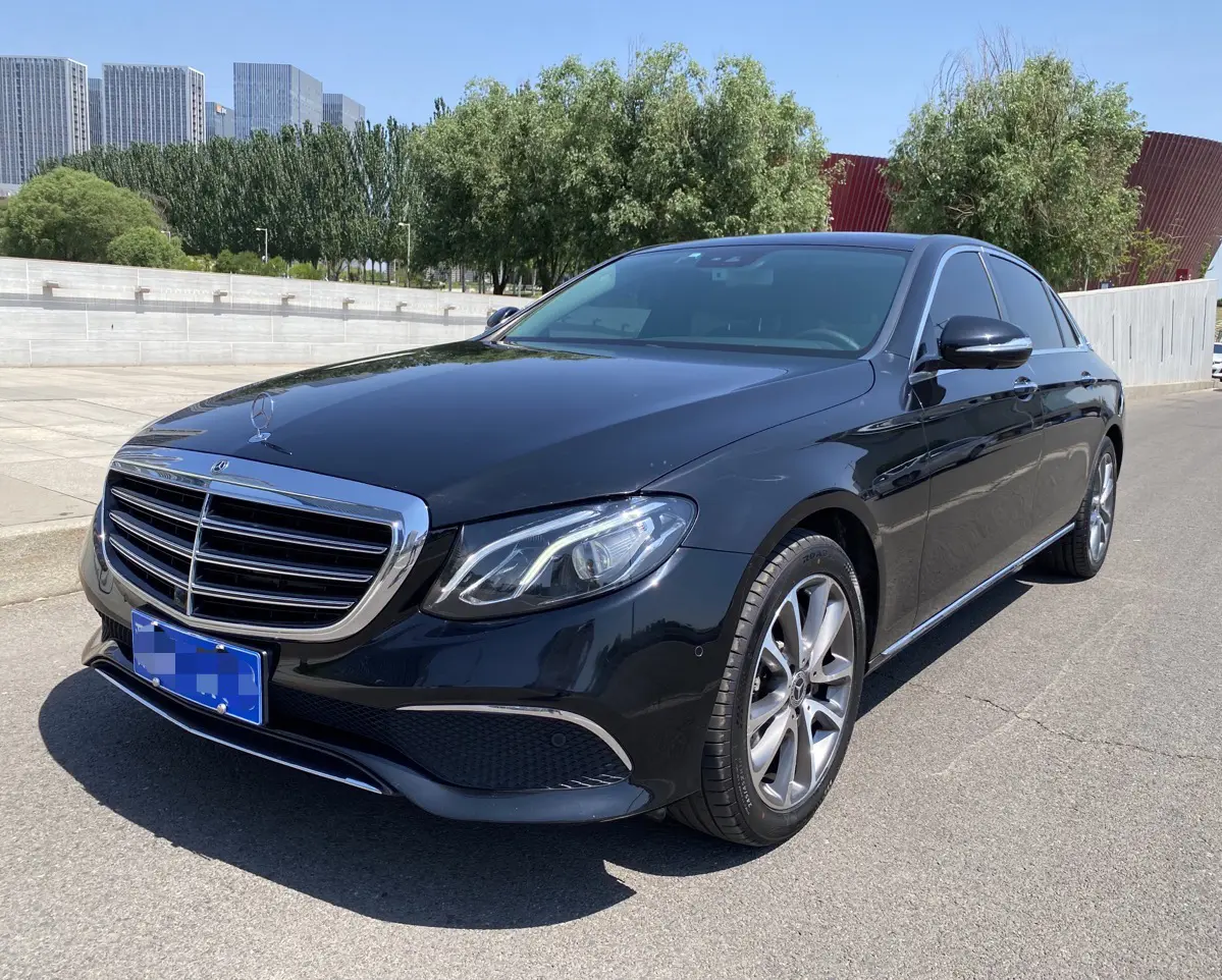 2017 款奔驰 E300L 豪华型二手车，行驶 15 万公里，报价 21.95 万