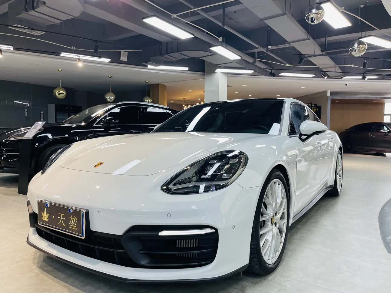 88.6万的 2022款保时捷 Panamera，福州白色现车！